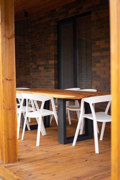 La cour de la maison. terrasse