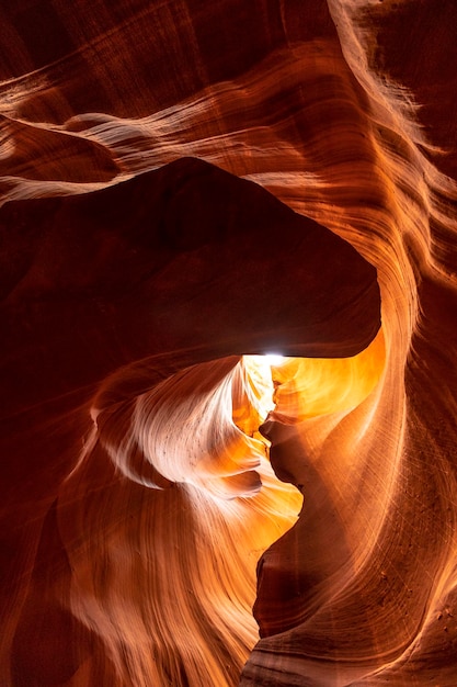 Courbes de couleurs fascinantes dans l'Upper Antelope Canyon dans la ville de Page Arizona