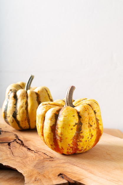 Courge citrouille sur bois