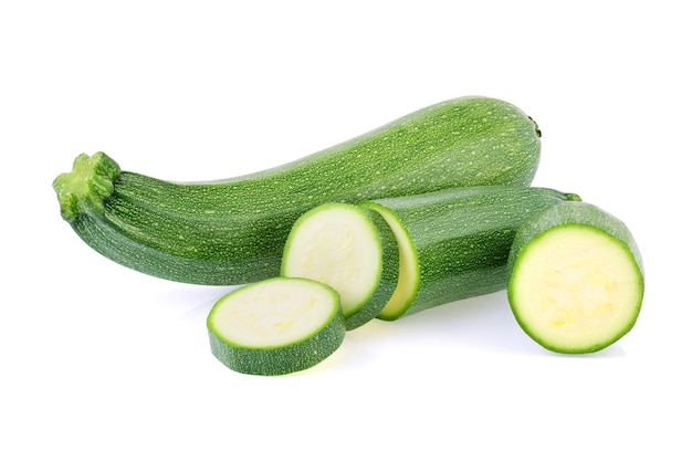 Courgette isolé sur fond blanc