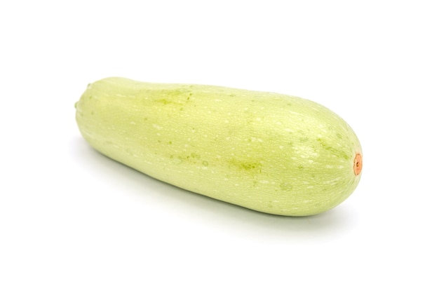 Courgettes sur fond blanc