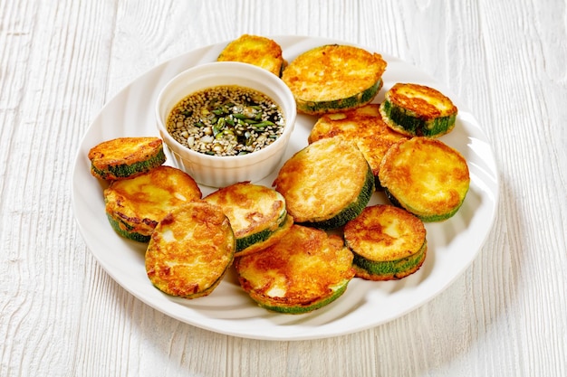 Courgettes sautées à la poêle Hobak Jeon avec trempette