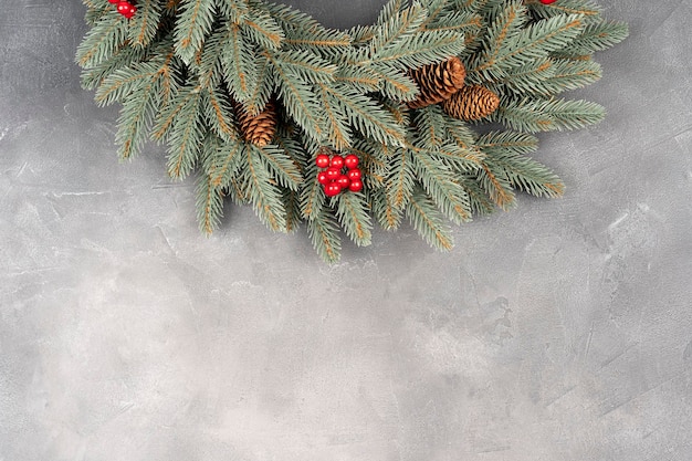 Couronne de Noël avec cône de pin Concept de célébration de guirlande décorative de Noël Brindille de Noël