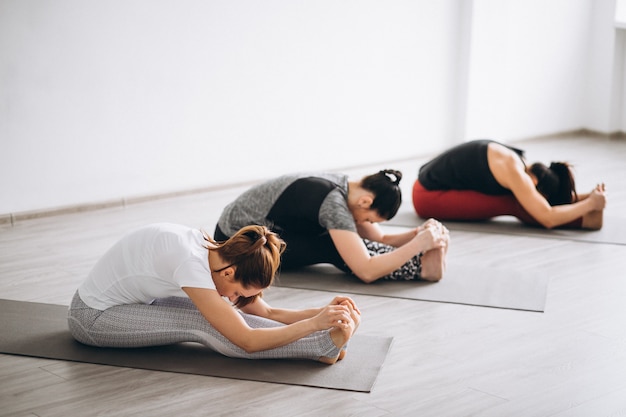 Cours de groupe de yoga