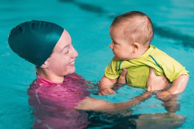 Cours de natation bébé