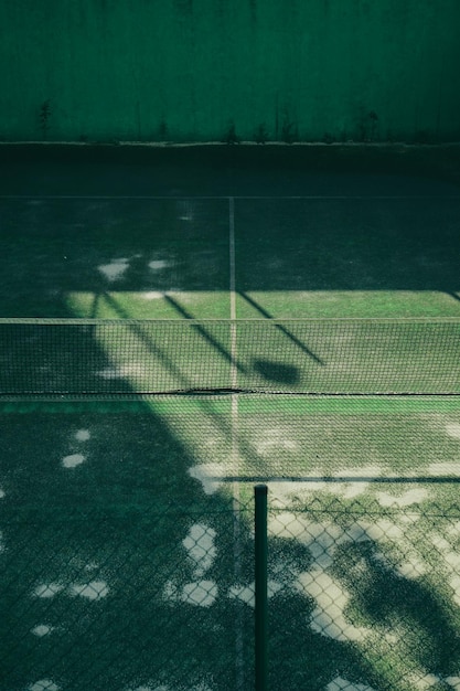 Photo court de tennis abandonné