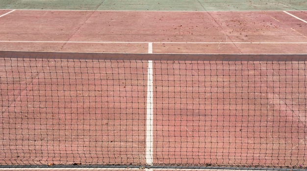 Court de tennis avec filet