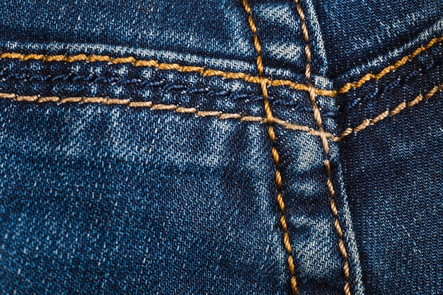 La couture sur le jean de poche