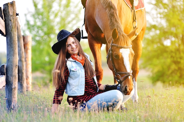 Cow-girl et cheval