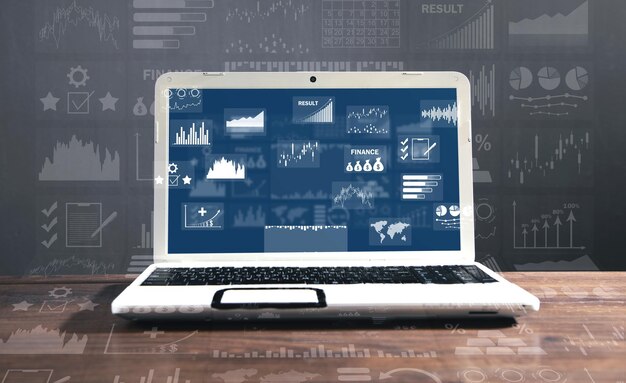 Écran d'ordinateur portable avec graphiques et tableaux d'analyse de données. Entreprise