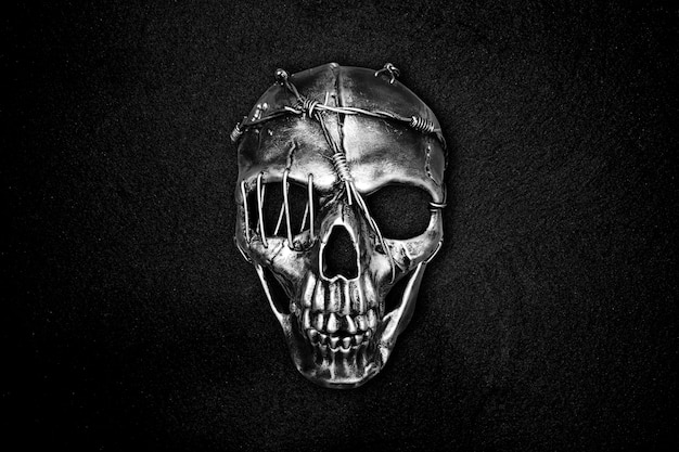 Crâne sur fond sombre Halloween concept minimal