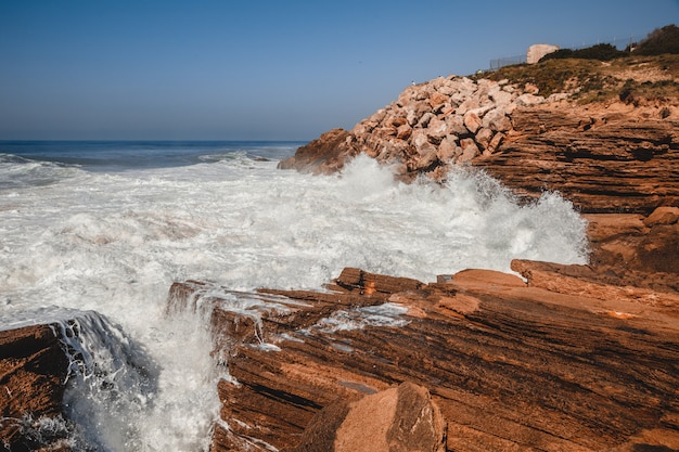 Crashing wave dramatique