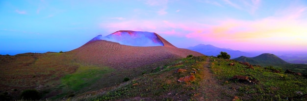 Cratère du volcan actif Telica