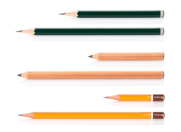 Crayons en bois de différentes longueurs