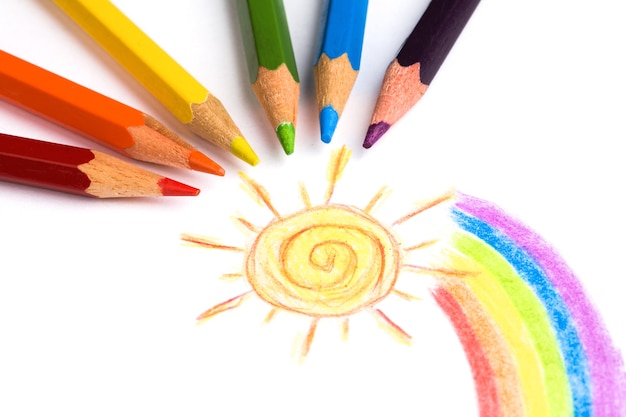 Crayons De Couleur Et Dessin D'enfant.