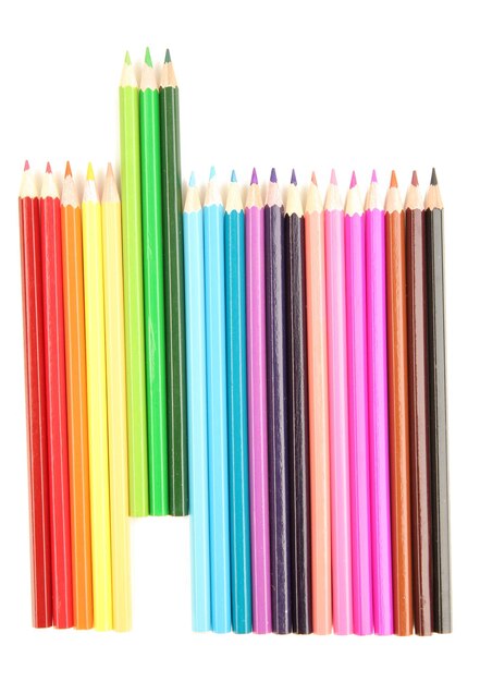 Crayons de couleur isolés sur blanc