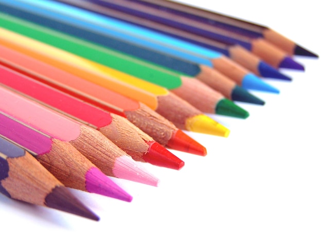 Crayons de couleur isolés