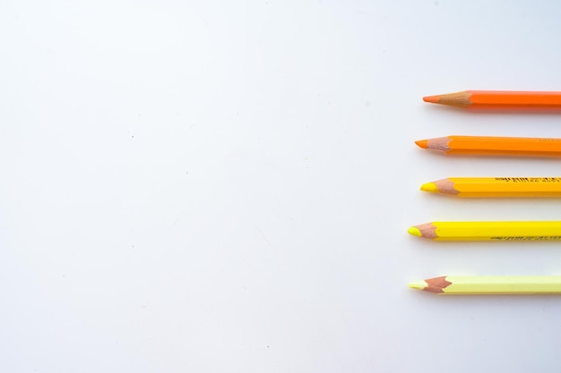 crayons de couleur orange jaune papier peint macro