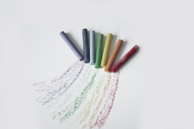 Photo crayons pour dessiner le concept de créativité des enfants