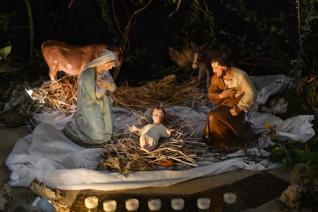 Crèche de Noël avec Joseph Marie et le petit Jésus