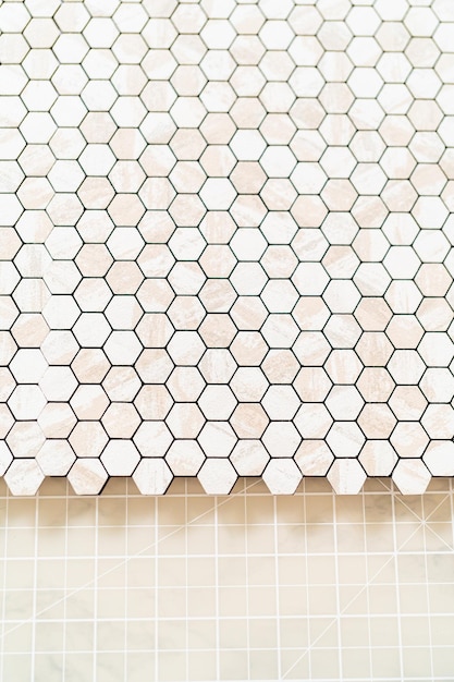 Créer un backsplash élégant avec des carreaux peel et stick