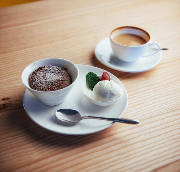 Crème glacée au cappuccino au chocolat