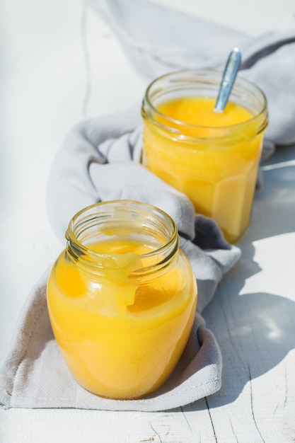 Crème pâtissière au citron maison aux fruits jaunes