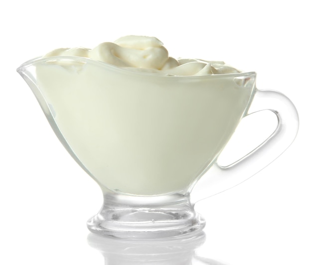Crème sure isolée on white