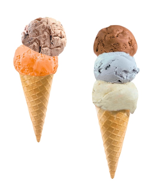 crèmes glacées à saveur différente avec un cône sur fond blanc
