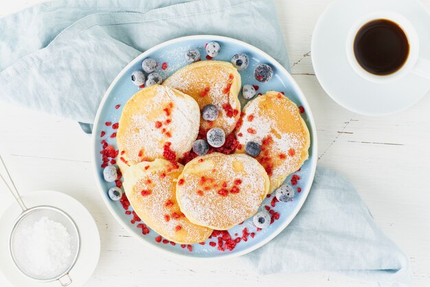 Crêpe Japonaise Moelleuse, Soufflé épais. Nourriture à La Mode. Délicieux Petit Déjeuner