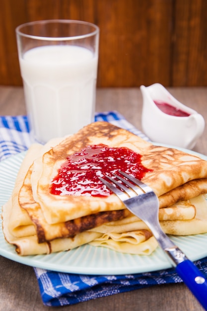 Crêpe traditionnelle sur plaque