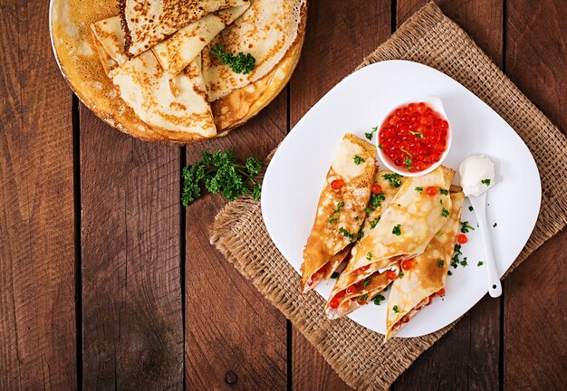 Crêpes au caviar rouge et fromage à la crème