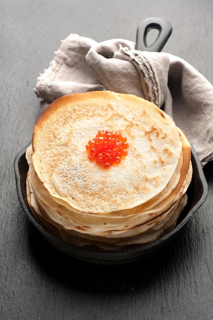 Crêpes au caviar rouge