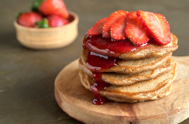 Crêpes au chocolat aux fraises.