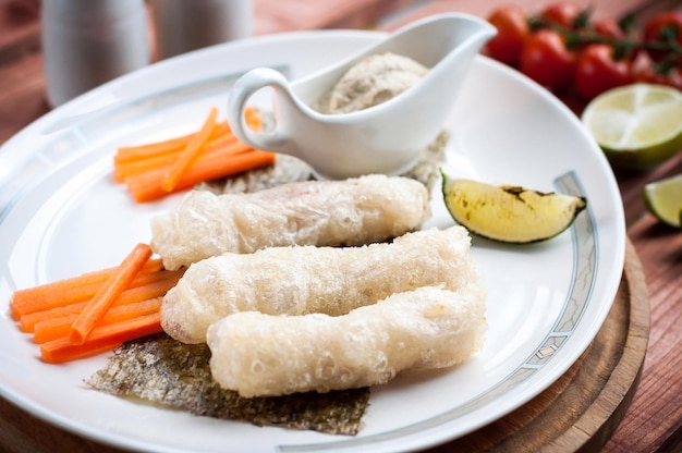 Crêpes au poulet remplissant la cuisine thaïlandaise