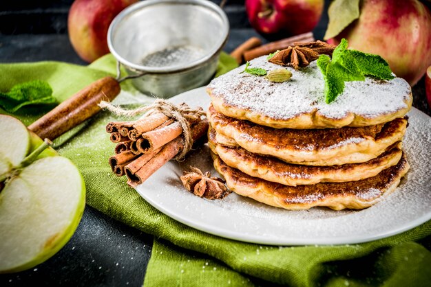 Crêpes aux pommes sucrées et épicées