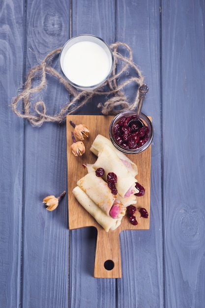 Crêpes à la confiture de cerises