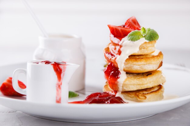 Crêpes à la confiture de fraises