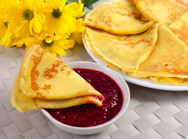 Crêpes à la confiture de framboises