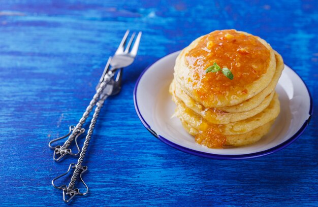 Crêpes à la confiture d&#39;orange.