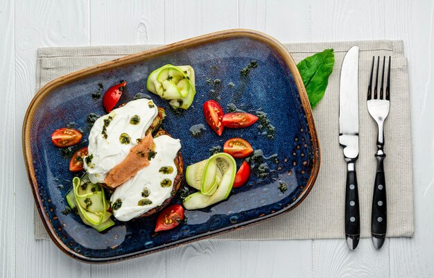 Crêpes de courgettes frites au fromage à la crème