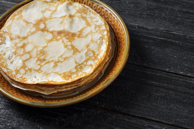 Crêpes fines traditionnelles pour la semaine des crêpes