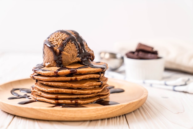 crêpes avec glace au chocolat