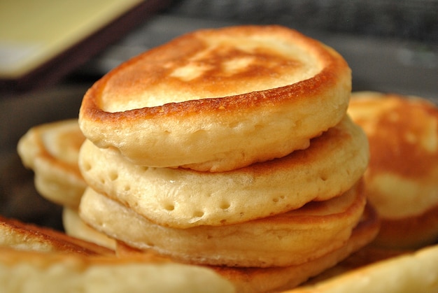 Crêpes savoureuses vue rapprochée petit-déjeuner traditionnel fait maison