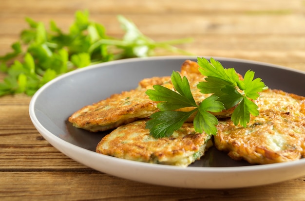 Photo crêpes végétariennes saines aux courgettes