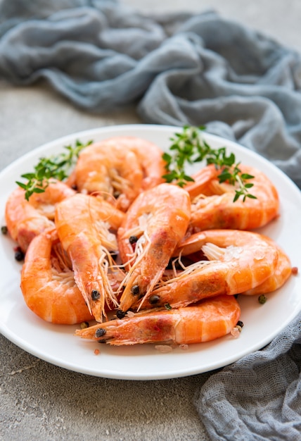 Crevettes sur une assiette