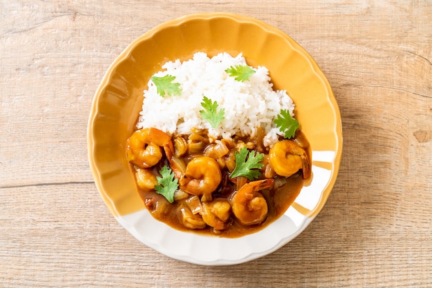 Crevettes au curry sur riz