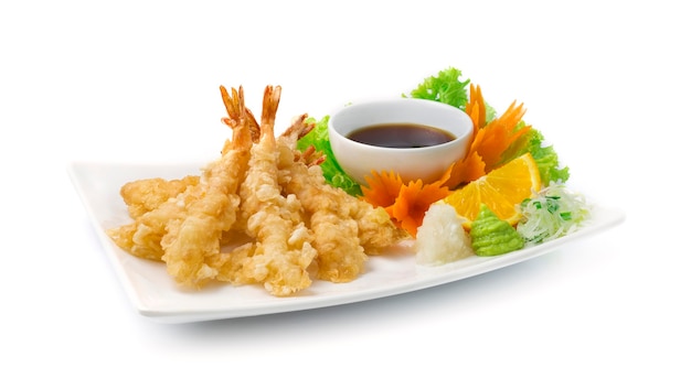 Crevettes Ebi frites tempura avec radis râpé et sauce soja