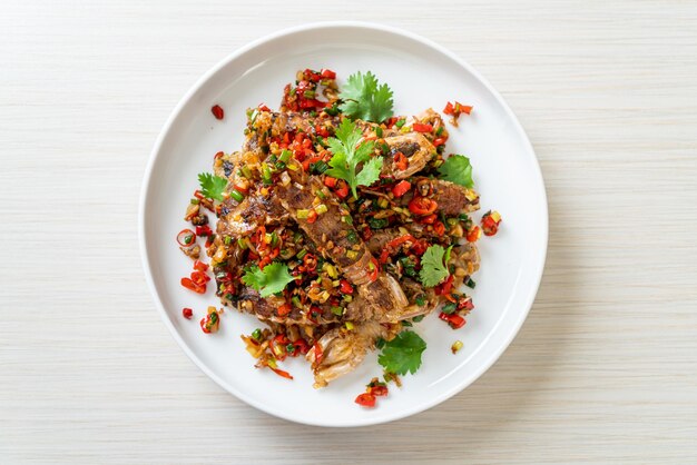 Crevettes ou écrevisses mantes sautées au piment et sel - Style fruits de mer