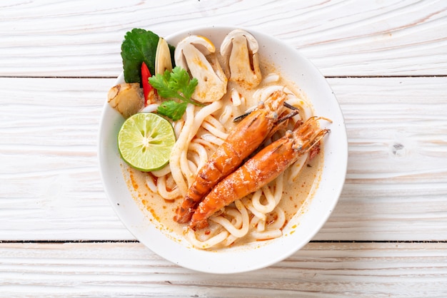 crevettes épicées udon ramen noodle (Tom Yum Goong)